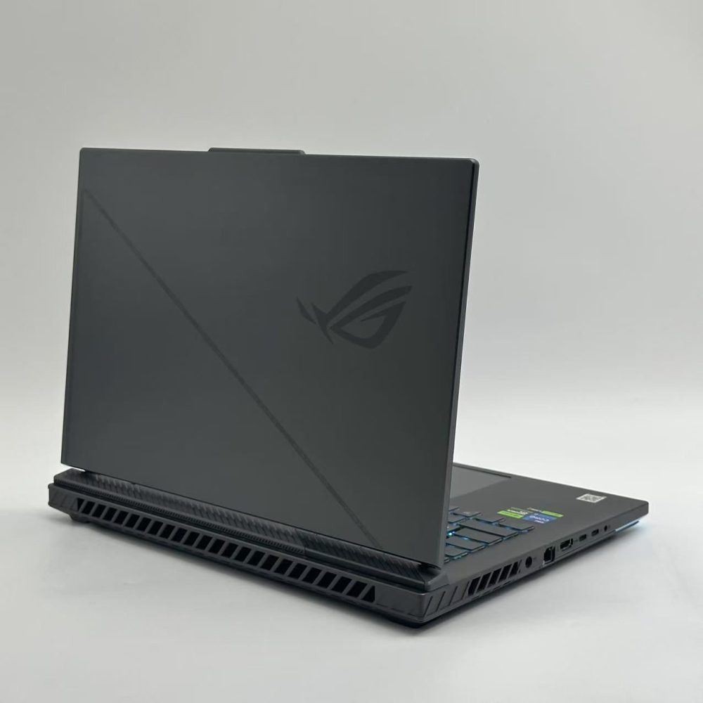 Asus ROG Strix G713 gaming Laptop | 17.2"2K 240HZ | AMD Ryzen 9-7845H - 1TB SSD Hard Drive - 16GB RAM - Nvidia GeForce RTX 4060 | 8GB - Image 4