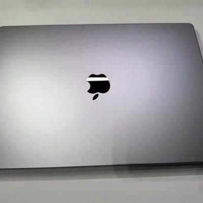 16-inch MacBook Pro, activated in April 2022
Apple M1 Pro chip, 32GB memory, 1T hard drive
Almost new, battery cycled 21 times, 95% health, domestic genuine, no disassembly or repair. Complete packaging.